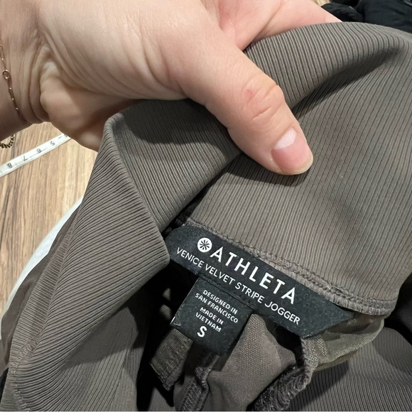 Athleta Venice Velvet Stripe Jogger Pant Coffee House - Picture 6 of 9